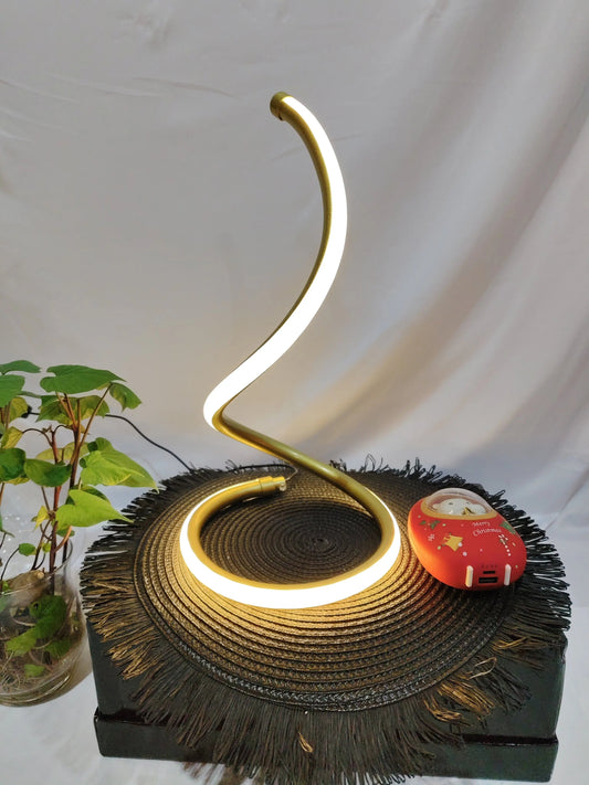 Coco LumaDesk — Lampe de table LED moderne & design PINK COCO