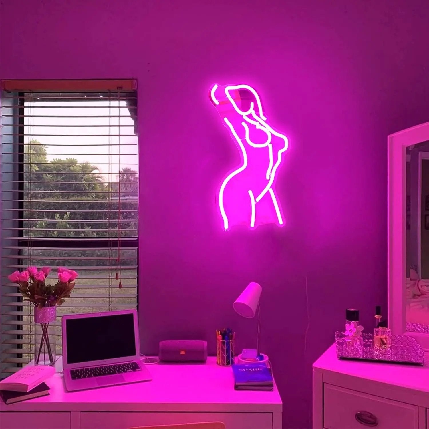 Pink Coco GlowLine — Néon mural LED décoratif en acrylique lumineux PINK COCO