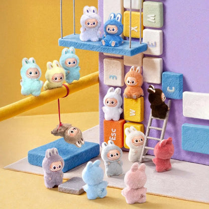 Labubu THE MONSTER PIN FOR LOVE - HEART Labubu